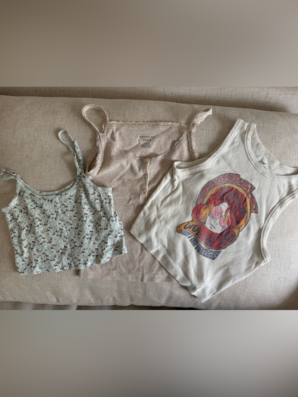 Lot of 3 American Eagle & Holister
2 Tank Tops & 1 Graphic Tee Top